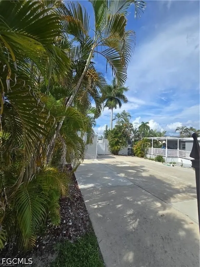 5650 Red Bird Lane Fort Myers FL 33908