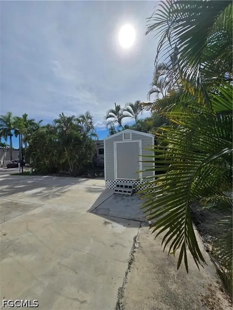 5650 Red Bird Lane Fort Myers FL 33908