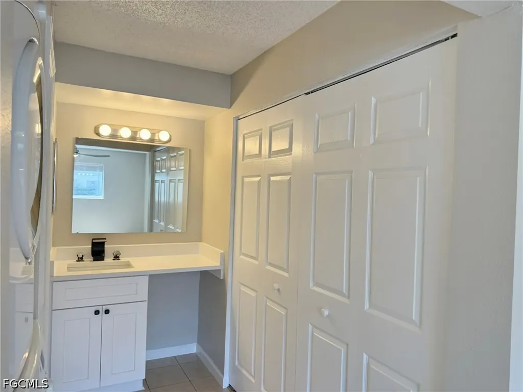 5751 Foxlake Drive North Fort Myers FL 33917