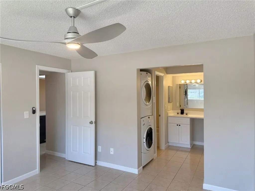 5751 Foxlake Drive North Fort Myers FL 33917