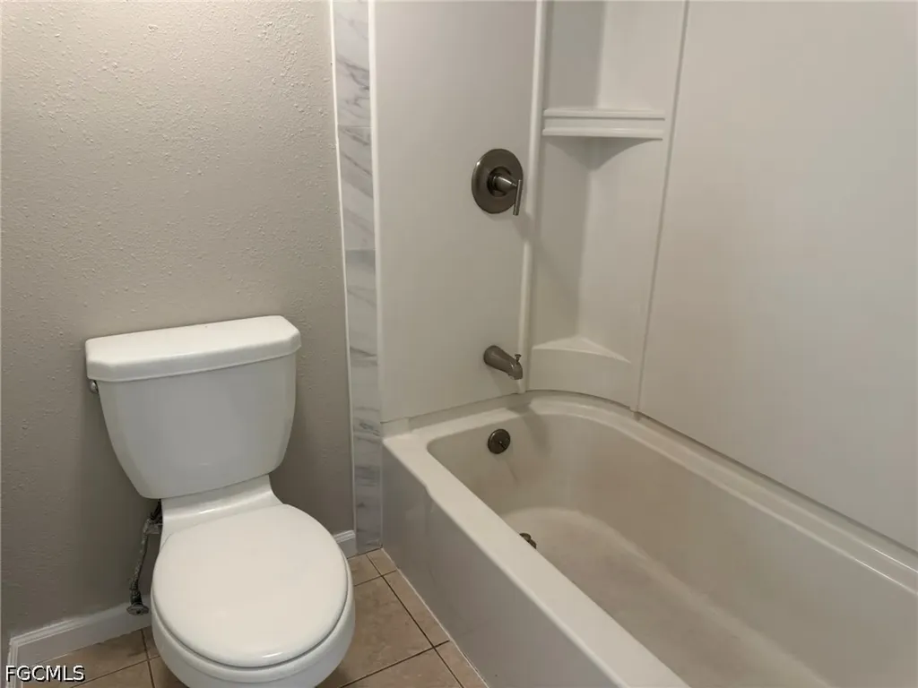 5751 Foxlake Drive North Fort Myers FL 33917