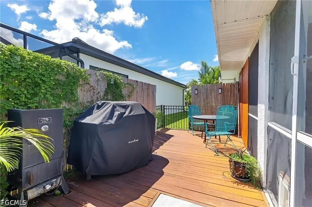 2101 SW 29th Terrace Cape Coral FL 33914
