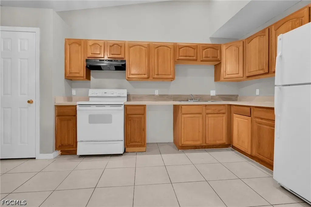 1120/1122 Gordon Avenue S Lehigh Acres FL 33973