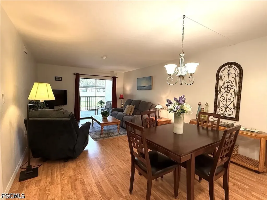 2121 Collier Avenue Fort Myers FL 33901