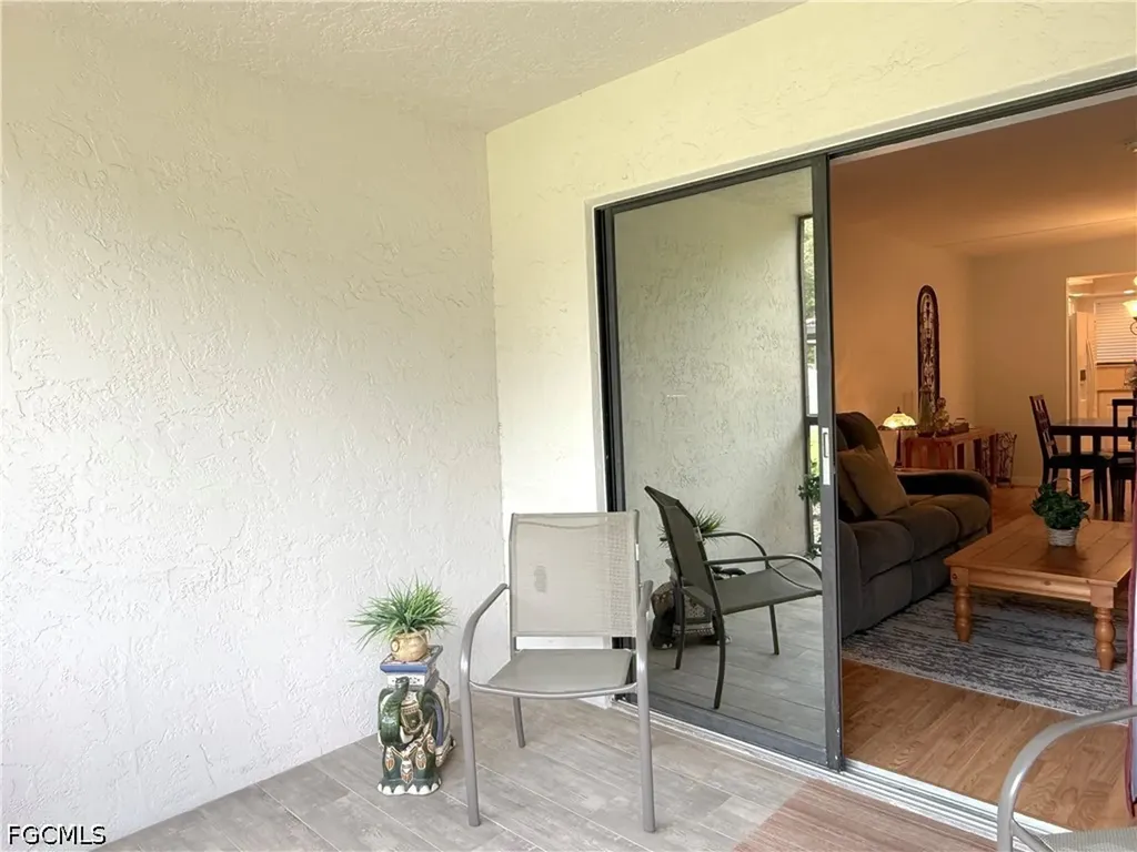 2121 Collier Avenue Fort Myers FL 33901