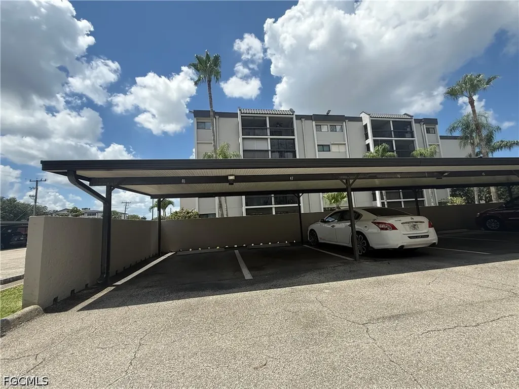 2121 Collier Avenue Fort Myers FL 33901