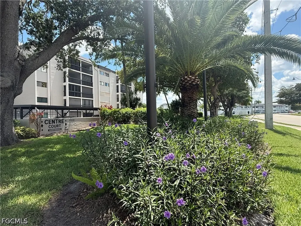 2121 Collier Avenue Fort Myers FL 33901
