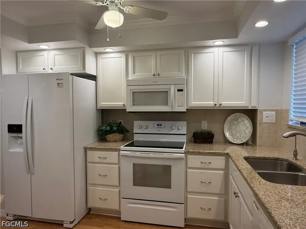 2121 Collier Avenue Fort Myers FL 33901