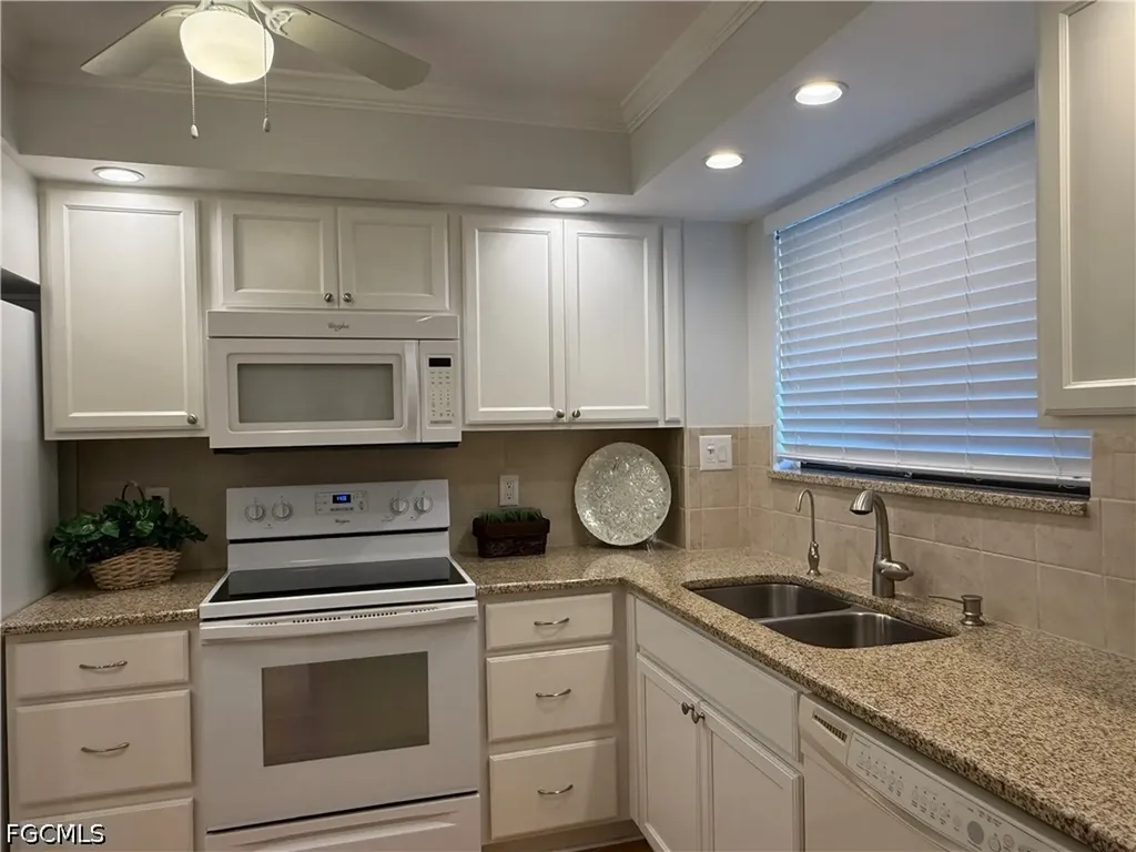 2121 Collier Avenue Fort Myers FL 33901