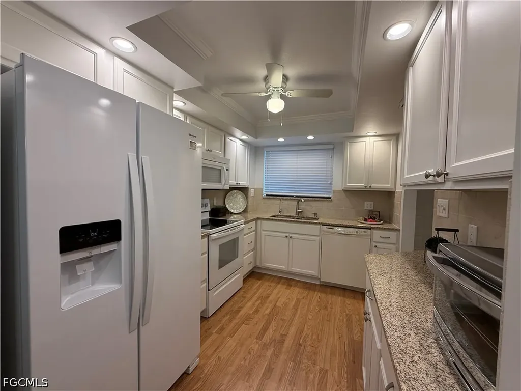 2121 Collier Avenue Fort Myers FL 33901
