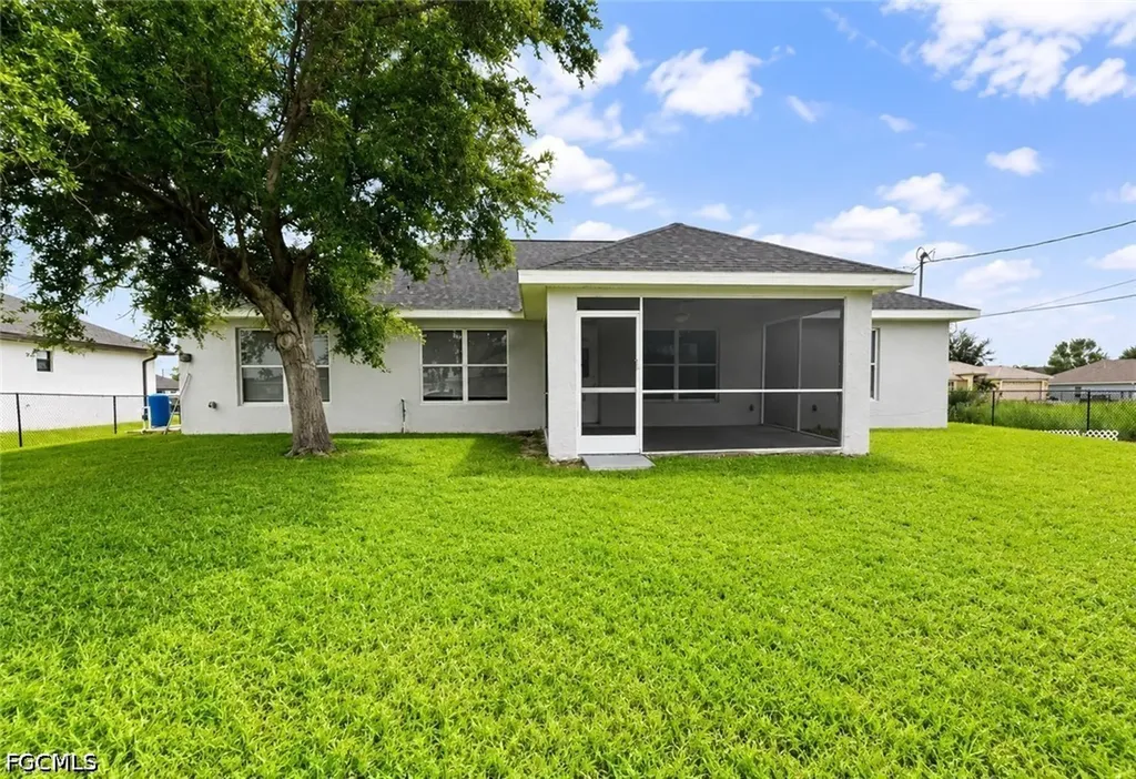307 NW 4th Street Cape Coral FL 33993