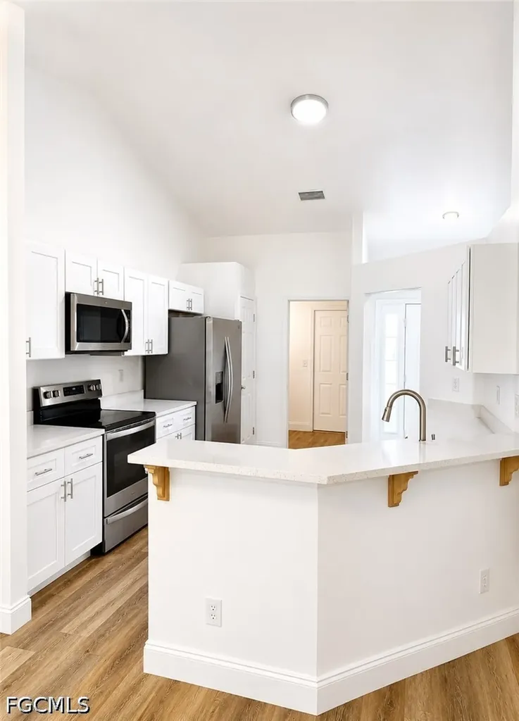 307 NW 4th Street Cape Coral FL 33993