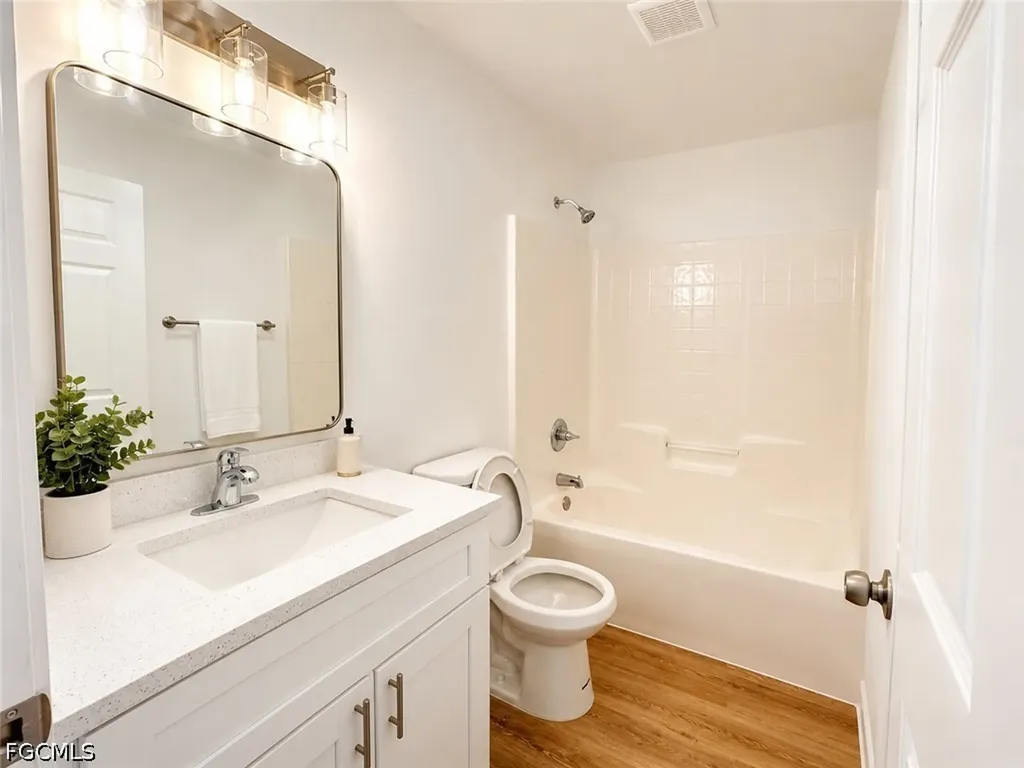 307 NW 4th Street Cape Coral FL 33993