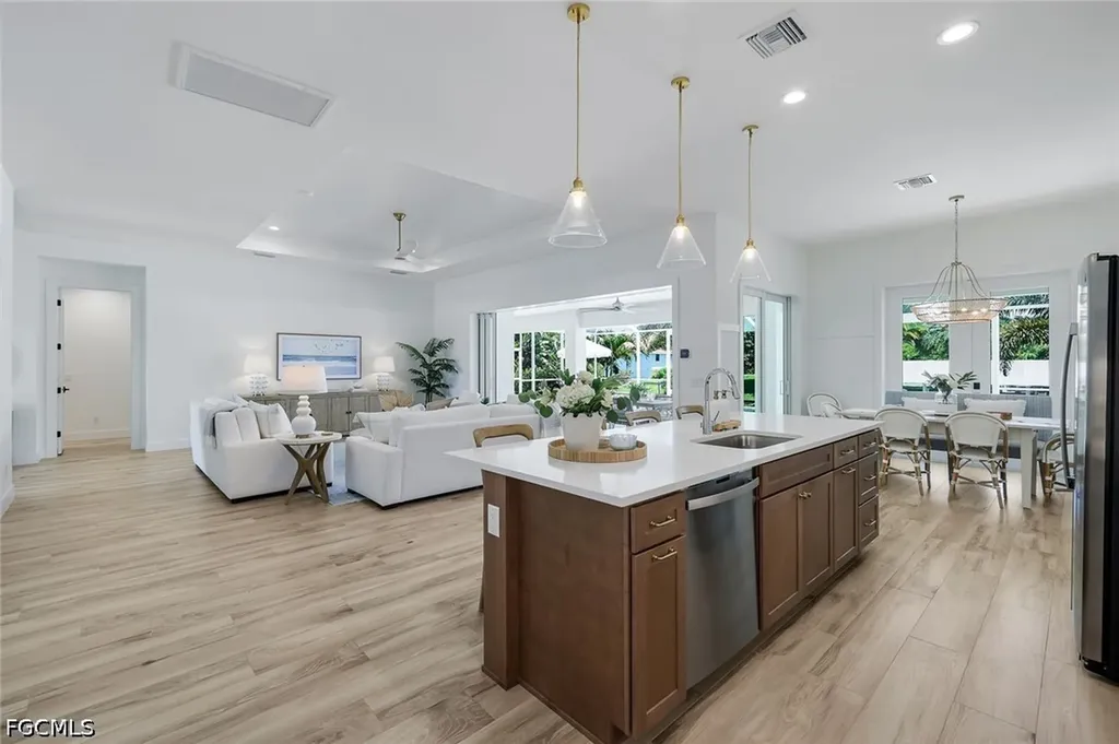 1319 SE 38th Street Cape Coral FL 33904