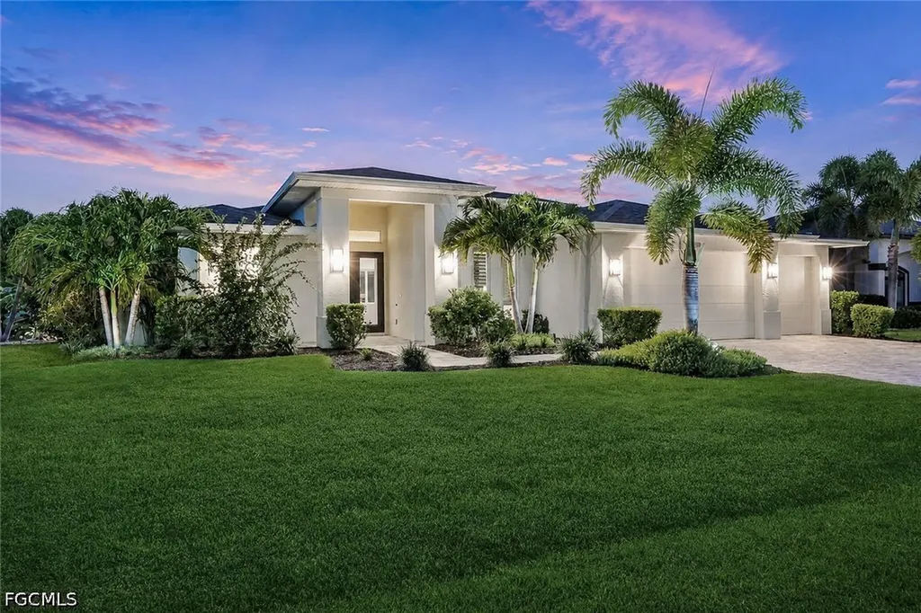 1319 SE 38th Street Cape Coral FL 33904