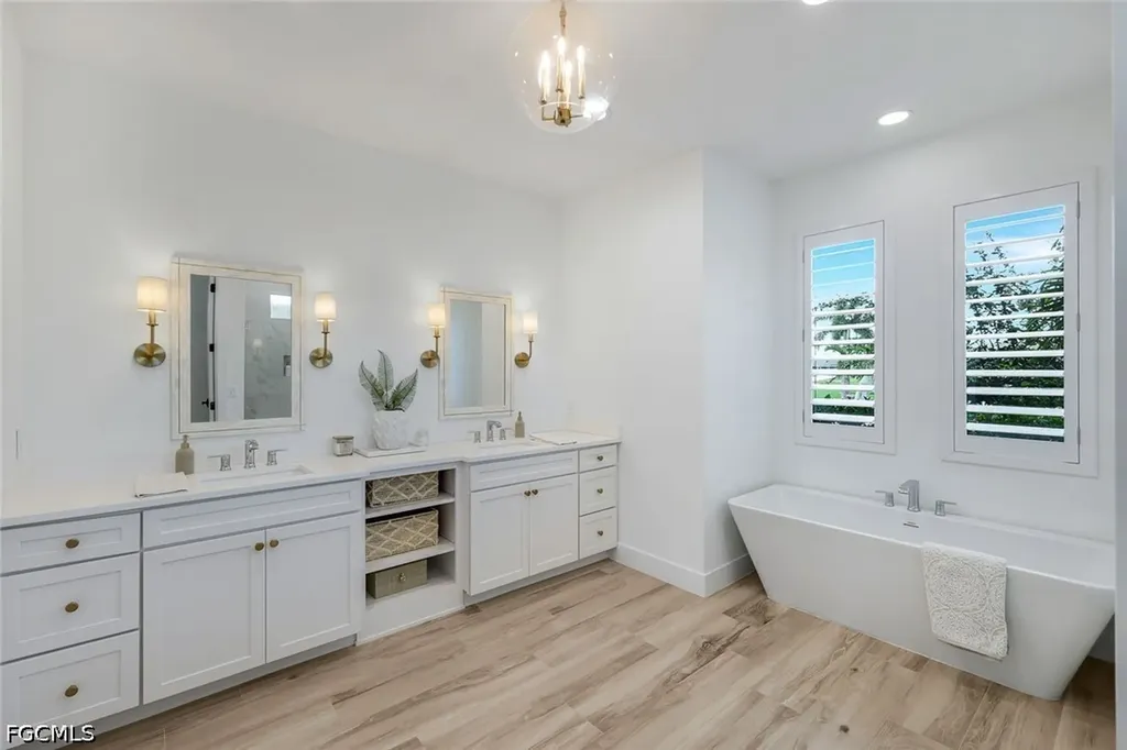 1319 SE 38th Street Cape Coral FL 33904