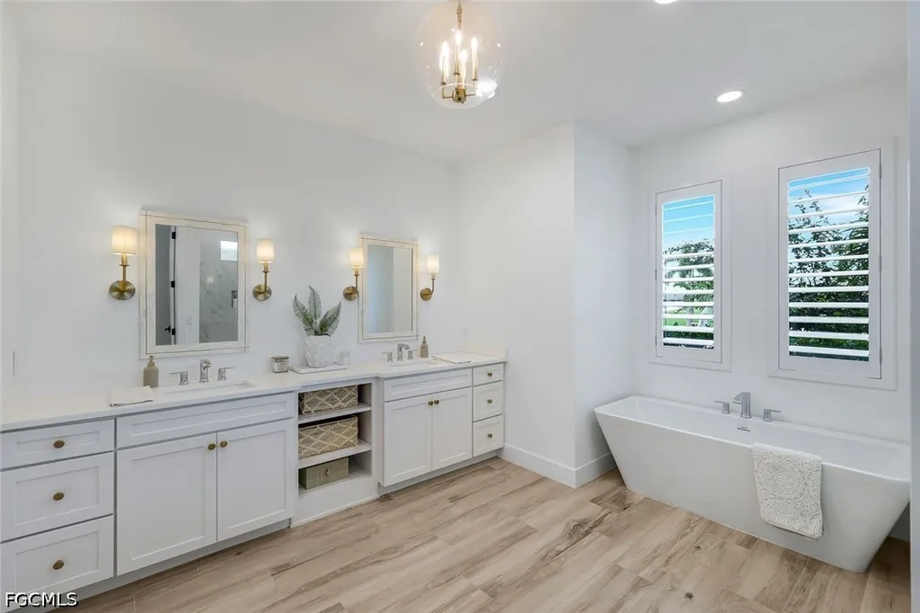 1319 SE 38th Street Cape Coral FL 33904