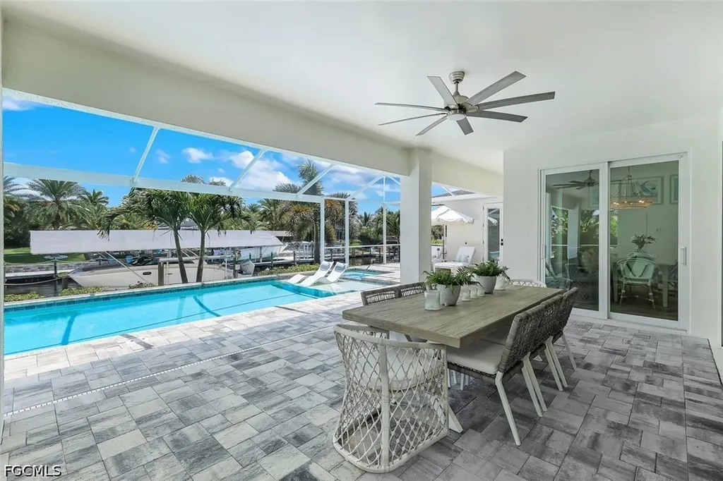 1319 SE 38th Street Cape Coral FL 33904