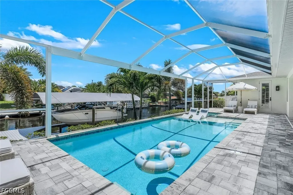 1319 SE 38th Street Cape Coral FL 33904