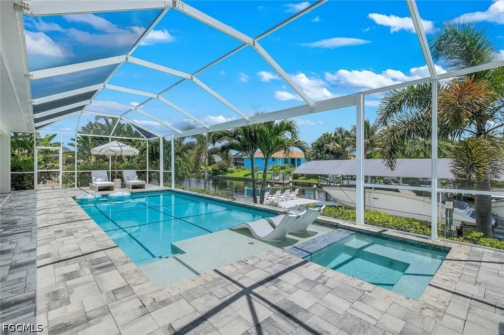 1319 SE 38th Street Cape Coral FL 33904