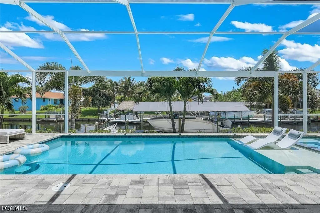 1319 SE 38th Street Cape Coral FL 33904