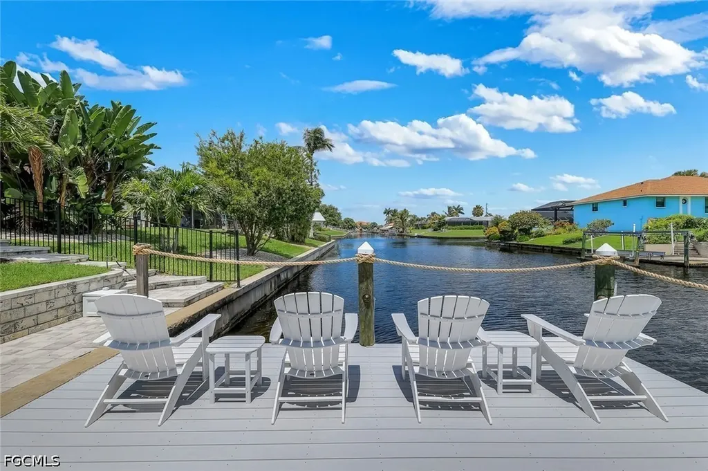 1319 SE 38th Street Cape Coral FL 33904