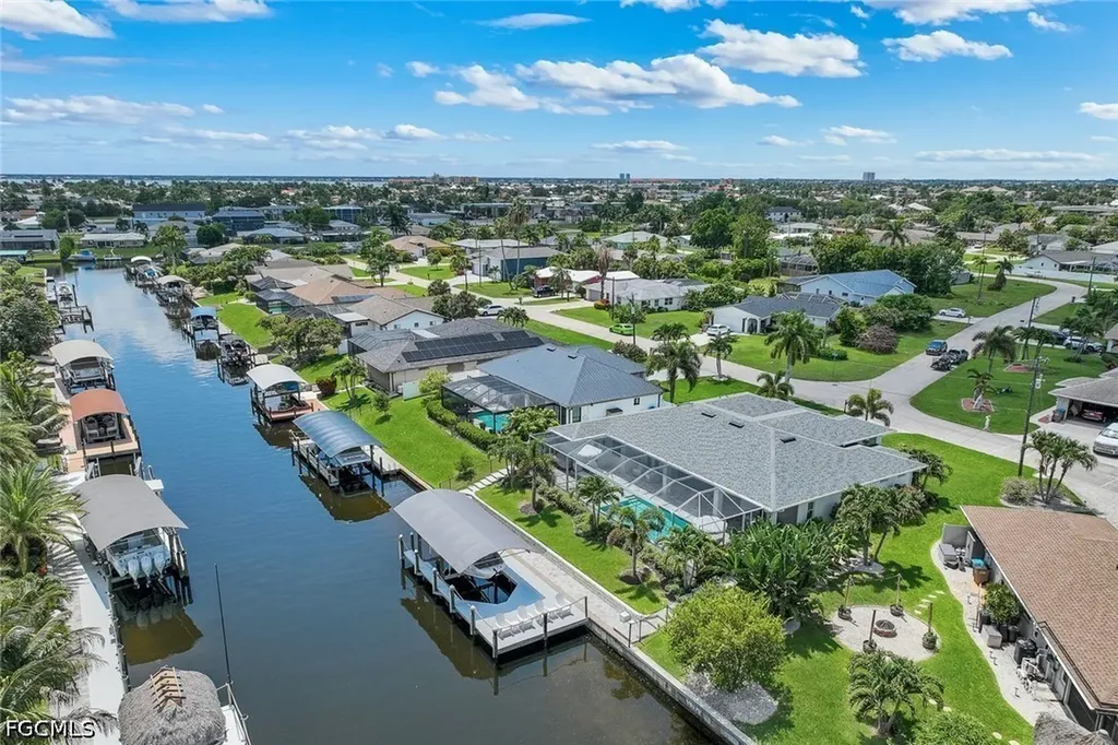 1319 SE 38th Street Cape Coral FL 33904