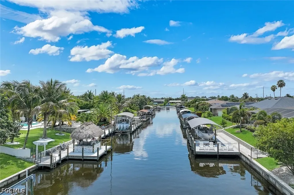 1319 SE 38th Street Cape Coral FL 33904