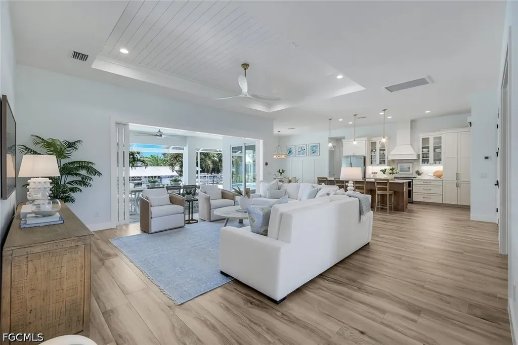 1319 SE 38th Street Cape Coral FL 33904