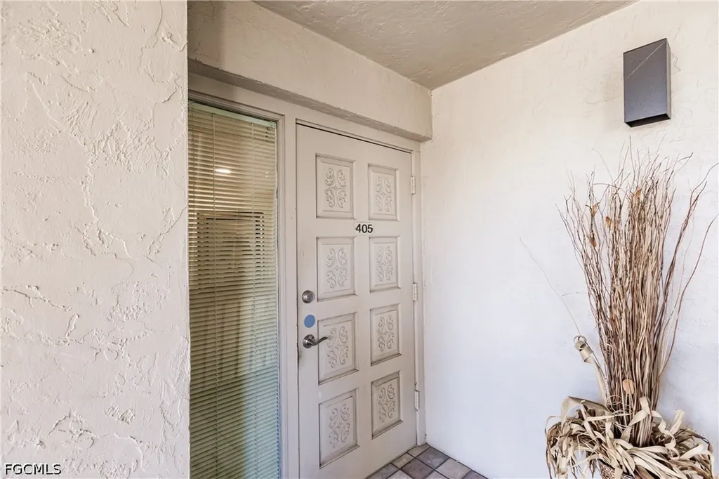 4210 Steamboat Bend Fort Myers FL 33919