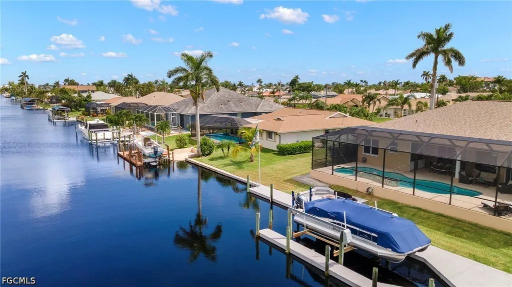 1811 SE 37th Terrace Cape Coral FL 33904