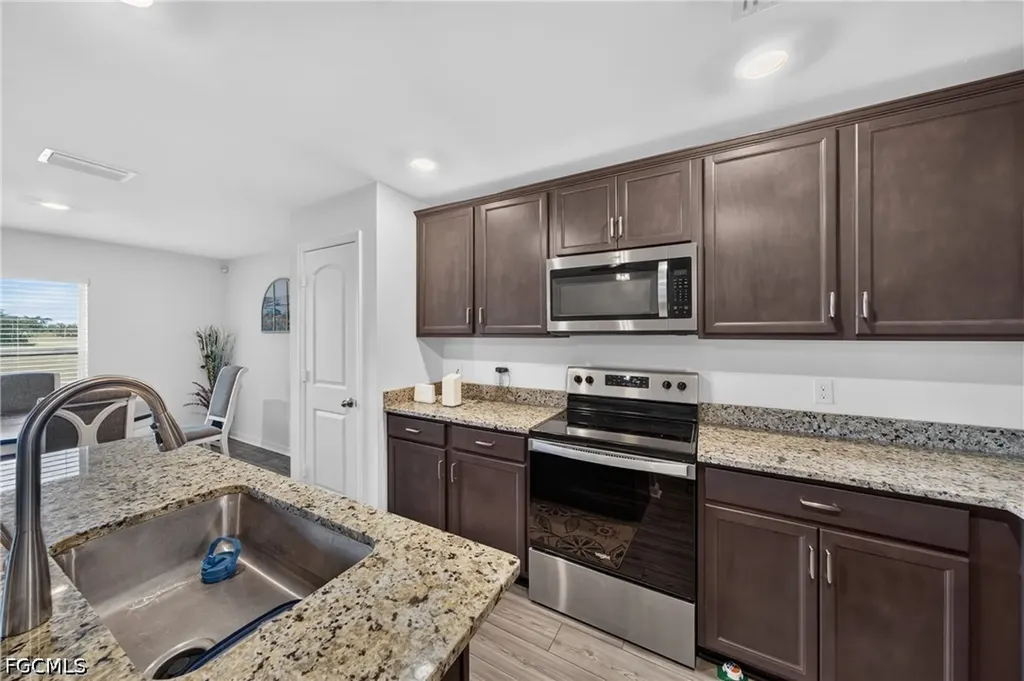 4060 NW 36th Avenue Cape Coral FL 33993