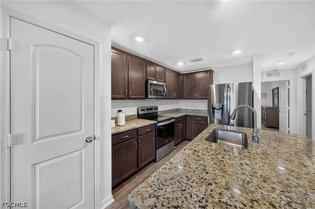 4060 NW 36th Avenue Cape Coral FL 33993
