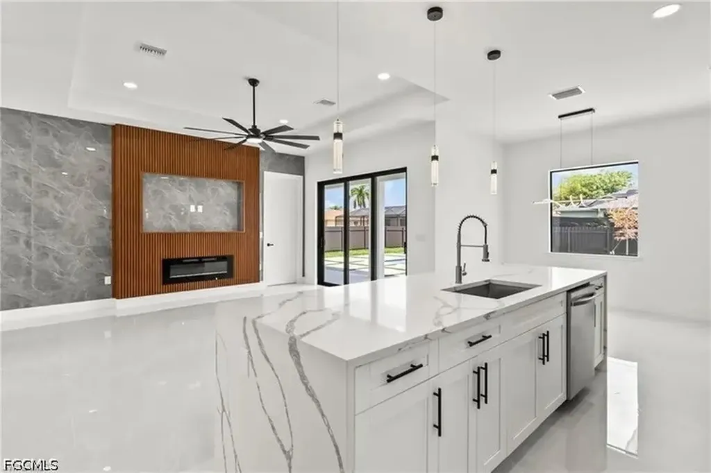 1809 SW Trafalgar Parkway Cape Coral FL 33991