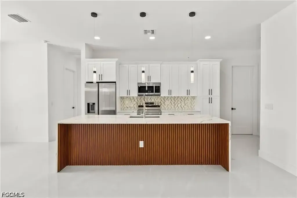 1809 SW Trafalgar Parkway Cape Coral FL 33991