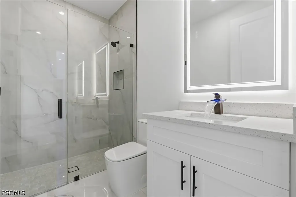 1030 NE 2nd Avenue Cape Coral FL 33909