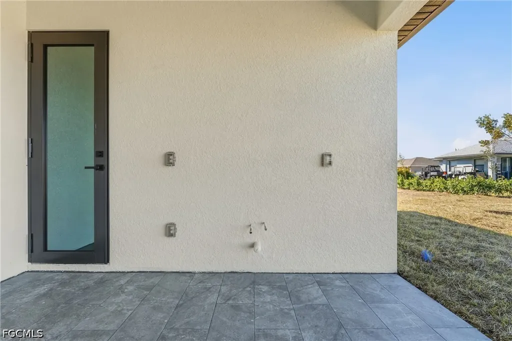 1030 NE 2nd Avenue Cape Coral FL 33909