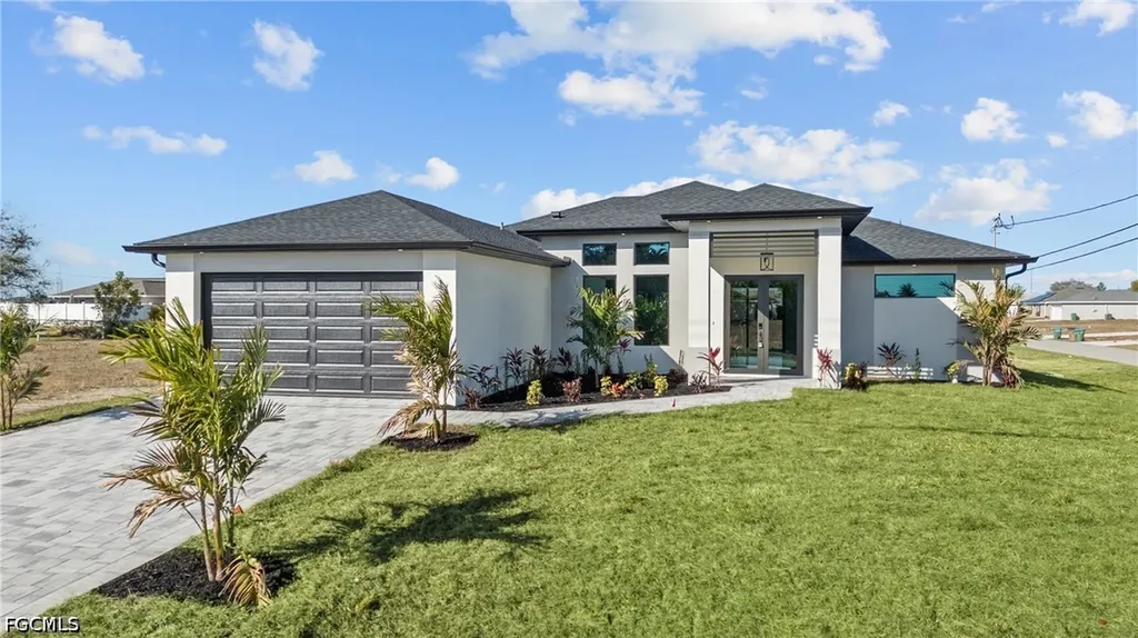1030 NE 2nd Avenue Cape Coral FL 33909