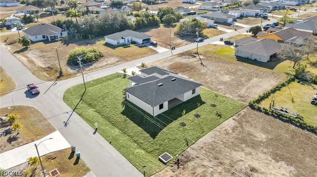 1030 NE 2nd Avenue Cape Coral FL 33909