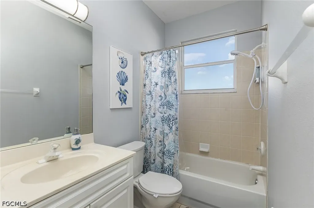 532 W Archer Parkway Cape Coral FL 33904