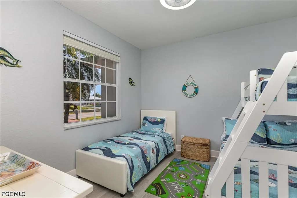 532 W Archer Parkway Cape Coral FL 33904