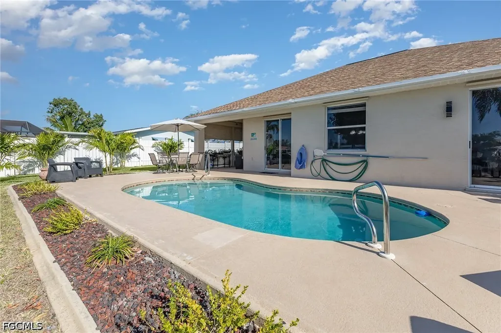 532 W Archer Parkway Cape Coral FL 33904