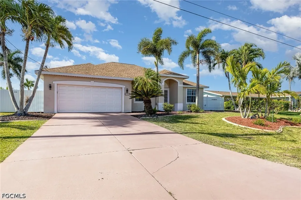 532 W Archer Parkway Cape Coral FL 33904