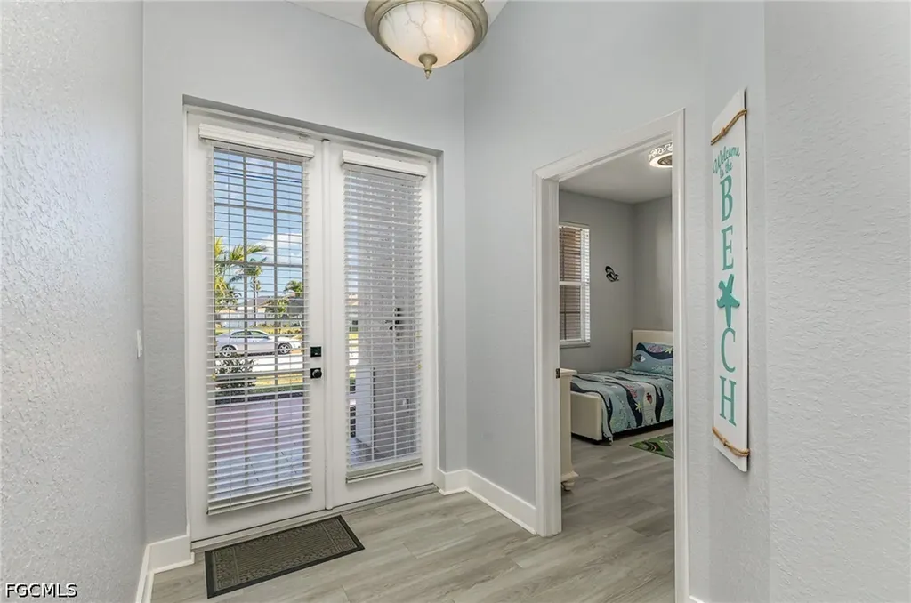 532 W Archer Parkway Cape Coral FL 33904