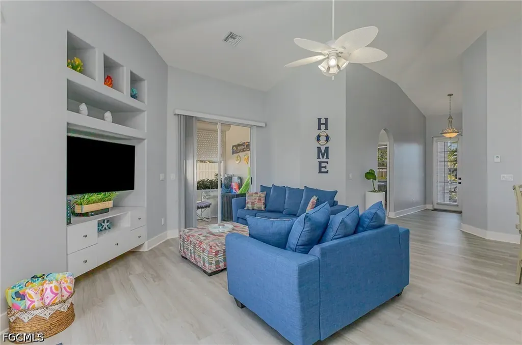 532 W Archer Parkway Cape Coral FL 33904