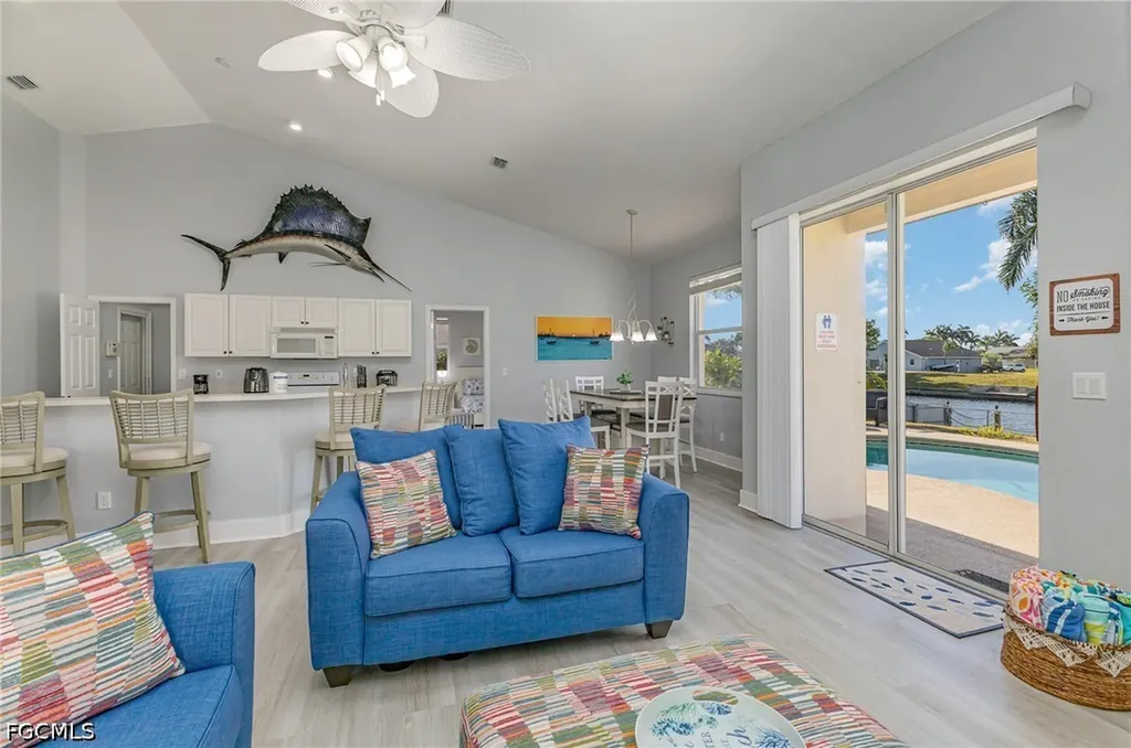 532 W Archer Parkway Cape Coral FL 33904