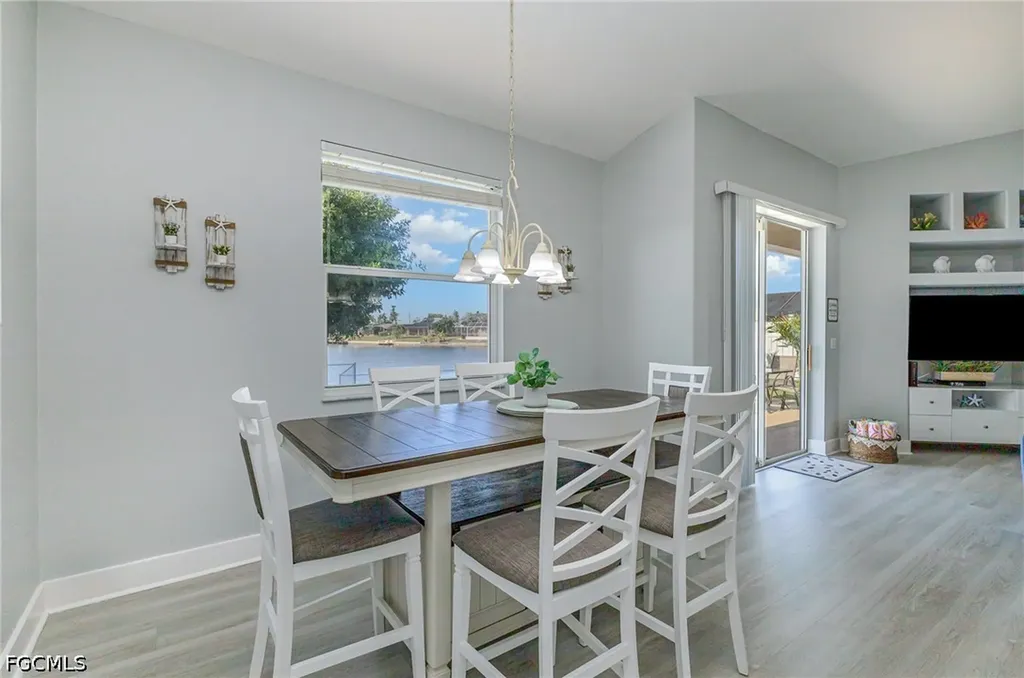 532 W Archer Parkway Cape Coral FL 33904