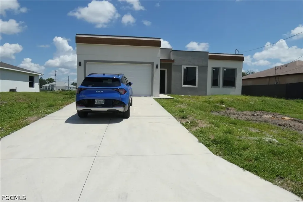 2802 30th Street SW Lehigh Acres FL 33976