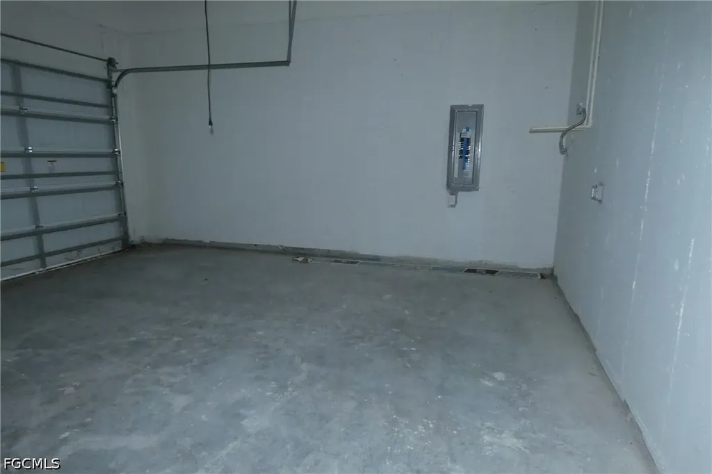 2802 30th Street SW Lehigh Acres FL 33976
