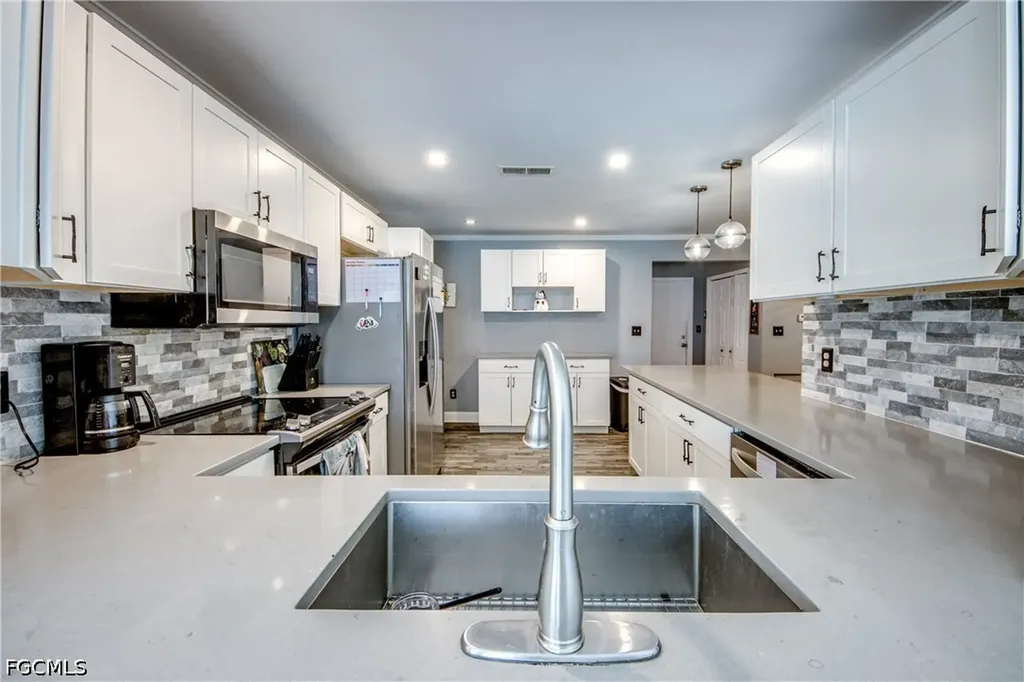 1131 SE 34th Street Cape Coral FL 33904
